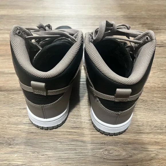 Women’s Dunk High - Picture 2 of 3